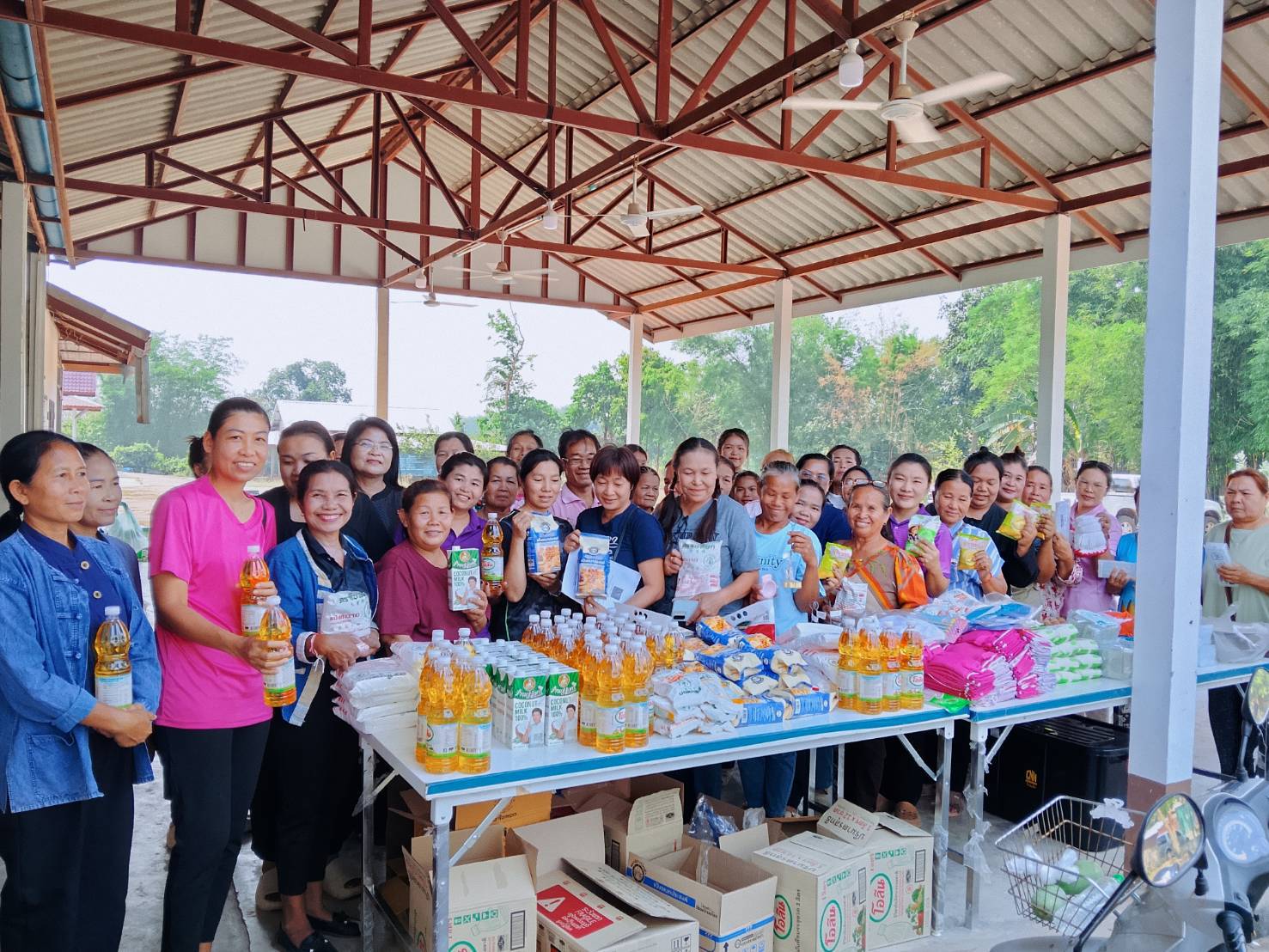 โครงการฝึกอบรมอาชีพการทำขนมดอกจอกและขนมกระหรี่พัฟ (กพสอ. นิคมน้ำอูน)